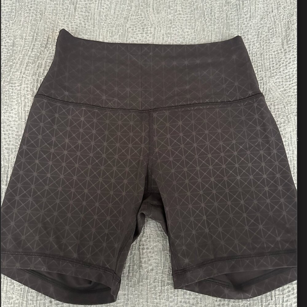 Lululemon Size 6 Black Shorts - Membership Collection